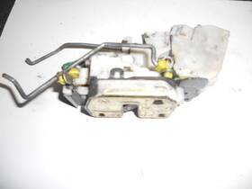 643.in1297 Infiniti Door Lock Actuator Passenger Right Front 1997 Qx4