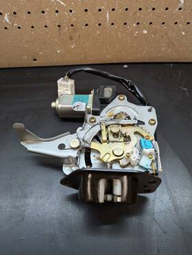 Y851m-cl70b Infiniti 2003-2008 Fx35 Fx45 Rear Lift Gate Trunk Latch Lock Actuator Oem
