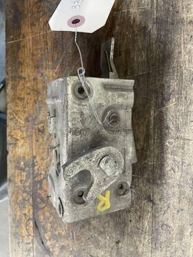 337696c91 International Harvestor 337696c92 Loadstar Scout And Other Models Right Door Lock Oem Used