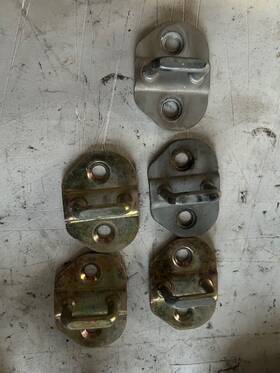 8944869890 Isuzu Door Lock Striker For Pickup Trooper