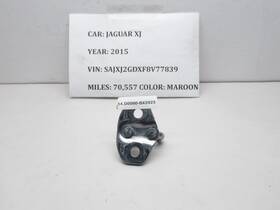 C2d1876 Jaguar 2010-2019 Xj Front Right Door Striker Oem