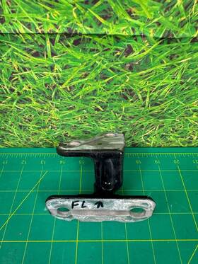 Cpla228a67ac Jaguar 16-17 Xe Driver Left Side Door Upper Hinge Bracket Front Cpla228a67ac Jaguar 16-17 Xe Driver Left Side Door Upper Hinge Bracket Front