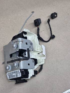 P68282968aa Jeep 68351167aa 18-20 Jl Wrangler Oem Rear Power Tailgate Latch