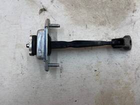 79490-c5000 Kia 16-20 Sorento Rear Right Rh Pass Side Door Check Strap Stop Stopper Oem