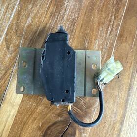 Amr3384 Land Rover Discovery 1 Range 94-99 Left Front Driver Door Lock Actuator