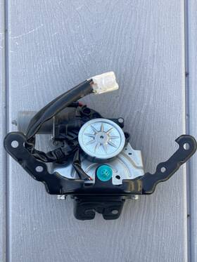 69350-0e110 Lexus 2016-2022 Rx350 Rx450h Tailgate Motor Lock Latch Actuator Oem