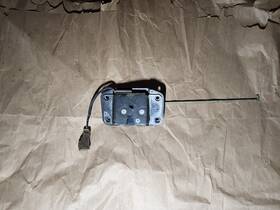 69380-60040 Lexus Lx470 Toyota Land Cruiser Rear Gate Lock Latch Right Passenger 98-2007 Oem