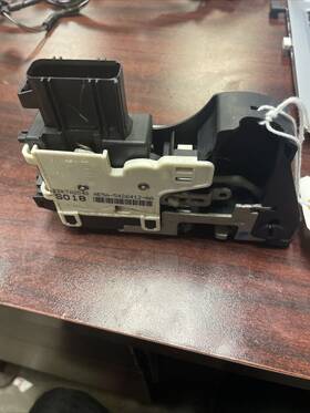 937-618-ae Lincoln Door Lock Actuator Motor For 2011-2012 Mkz Right Pass. Rh Side Rear Oem
