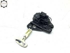 9217ac Maserati 2014-2019 Ghibli Rear Trunk Lid Door Emergency Opener Handle Oem