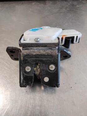 181.mz1a21 Mazda 2021 3 Truck Latch Hatchback 579437
