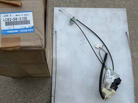 Lc62-58-310d Mazda Genuine Front Right Door Lock Latch Assembly For Mpv