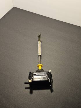 Mercedes-benz 134709069236 W126 Fuel Door Actuator 79-1985 300sd