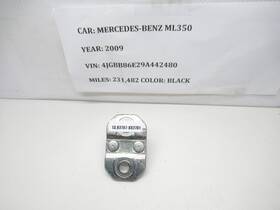 1647200004 Mercedes-benz 2006-2011 Ml350 Door Latch Lock Striker Oem
