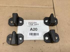 181.mb1q04 Mercedes-benz 2004 S500 Door Lock Latch Strikers Set Of 4 Oem