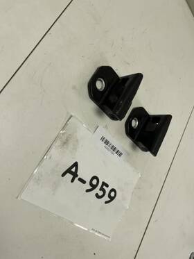 181.mb1q11 Mercedes-benz 2011 S550 Front And Rear Right Door Lock Catch Plate Oem
