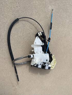 2048904267 Mercedes-benz 08-14 W204 C300 C63 Amg E350 Front Right Door Lock Latch