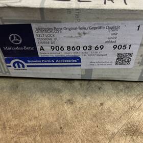 Mercedes-benz 824228844150 Seatbelt Latch Left Side Sprinter