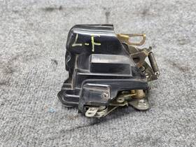 Mercedes-benz A1237230108 Front Door Lock Latch Actuator Left Side W126 560sel 420sel Oem