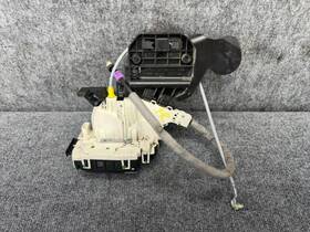 A1667230414 Mercedes-benz Front Door Lock Latch Actuator Right Side X166 W166 Ml350 Gl450 Oem