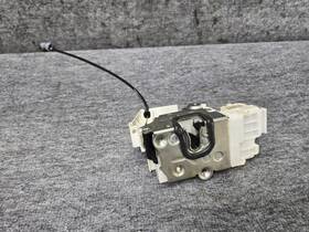 A1697303635 Mercedes-benz Rear Door Lock Latch Actuator Right W164 X164 Ml350 Ml63 Gl350 Oem A1697303635 Mercedes-benz Rear Door Lock Latch Actuator Right W164 X164 Ml350 Ml63 Gl350 Oem