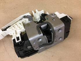 A2047202235 Mercedes-benz New 08-14 E E350 C Glk Font Right Side Door Lock Latch Actuator Oem