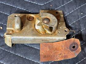 2251467 Mopar Nos 62-65 Belvedere/coronet/valiant/dart Sub Left Tailgate Lock