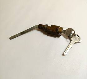 2802464 Mopar 1967 Chrysler 300 Deck Lid Lock And Key Nos
