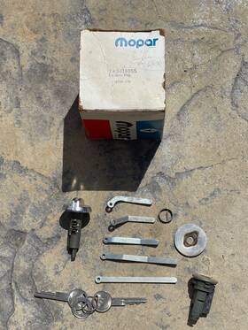 3419955 Mopar Oem Nos 1970-72 A B And E Body Trunk Glove Box Lock Set P/n