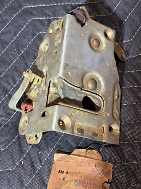 3548710 Mopar Nos 71-73 Plymouth Duster Dodge Dart Demon And C-body Rh Door Lock