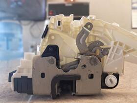 4589915ab Mopar Lft Rear Door Latch Without Thatcham Security. See Description