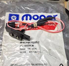 4707802 Mopar 1996-2000 Caravan Voyager T&c Nos Right Sliding Door Power Lock Plunger
