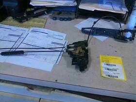 181.da1l04 Nissan Murano 2004 Keys/latches/locks