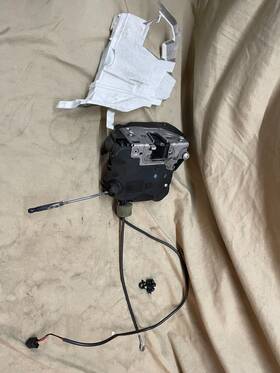 2117200635 Oem 03-09 Mercedes W211 E350 Front Right Passenger Side Door Lock Latch Actuator