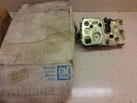 20594025 Oldsmobile 1982-1986 Firenza Left Rear Door Lock Assembly Nos