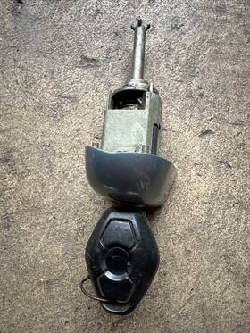 8253473 Original Factory Genuine Door Handle Lock Key Hole Oem Bmw E46 With