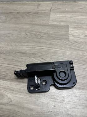 643.po1410 Porsche 2010 Lock Actuator Cayenne