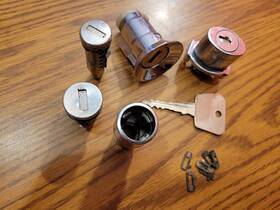 928.537.633.02 Porsche Original 1967 - 1969 911/912 Lock Cylinders