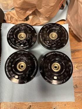 992.407.139.a Porsche Oem 992 Center Locks