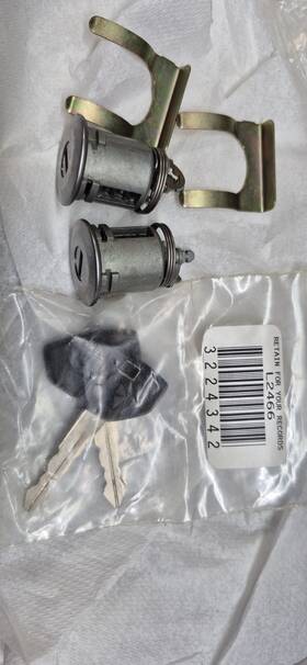 L2466 Strattec 2 Door Locks International Truck Dodge Jeep Wrangler Cherokee Chrysler