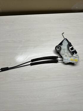 M5611570f1 Subaru 2018 Wrx Oem Front Right Door Lock Actuator Assembly 23
