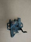 181.gm8b04 Tahoe 2004 Hood Keys-latches-locks 1089763