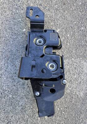 1505383-00-e Tesla 1505383-90-d Model S Door Latch 2nd Row Left Hand Oem 2021 -2024