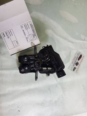 181.to1i17 Toyota Prius 2017 Keys/latches/locks/ Trunk Latch 28138
