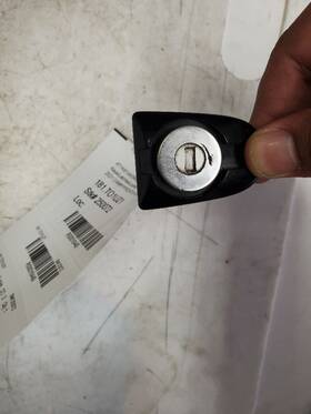 181.to1u21 Toyota Camry 2021 Keys/latches/locks 16449
