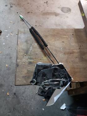 643.to1i18 Toyota 2018 Prius Front Right Passenger Side Door Lock Latch Actuator L126455