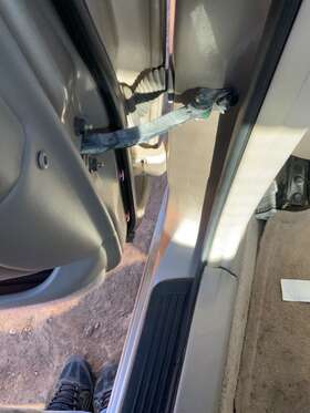 68640-ac011 Toyota 2000-2004 Avalon Door Check Left Rear Oem