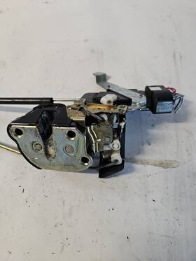 69030-02040 Toyota 1998-2002 Corolla Front Driver Left Side Door Lock Latch Actuator Oem