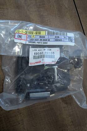 69050-60100 Toyota Lock Assy Re Door Lexus Lx570 Lc200