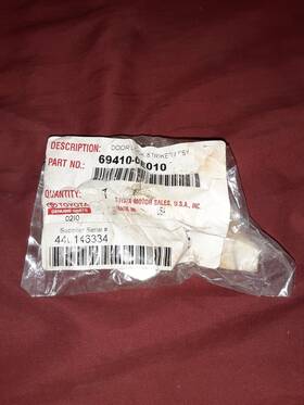 69410-0e010 Toyota Lexus/toyota Door Latch Striker Rx350 Gx470 Lx470 Es350 Oem