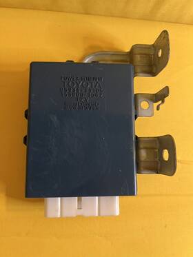 85930-89105 Toyota 4runner Power Rear Door Window Control Relay Module 1991-1995